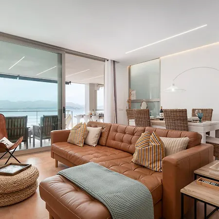 Cas Carbon3r-stunning Ground Floor In Front Of The Sea Apartment *