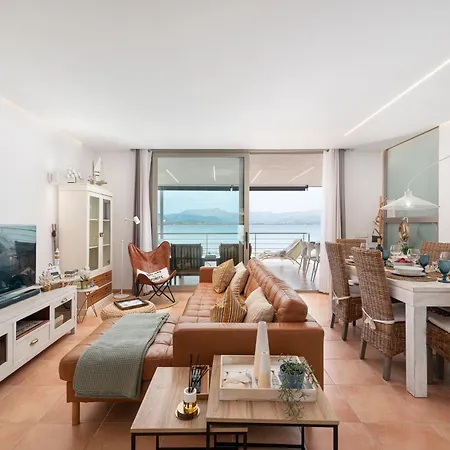 Cas Carbon3r-stunning Ground Floor In Front Of The Sea Apartment