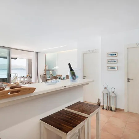 Cas Carbon3r-stunning Ground Floor In Front Of The Sea